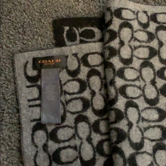 Beautiful two way black and gray Coach scarf - Picture 3 of 6